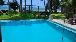  Aura Beach Villa  Галле